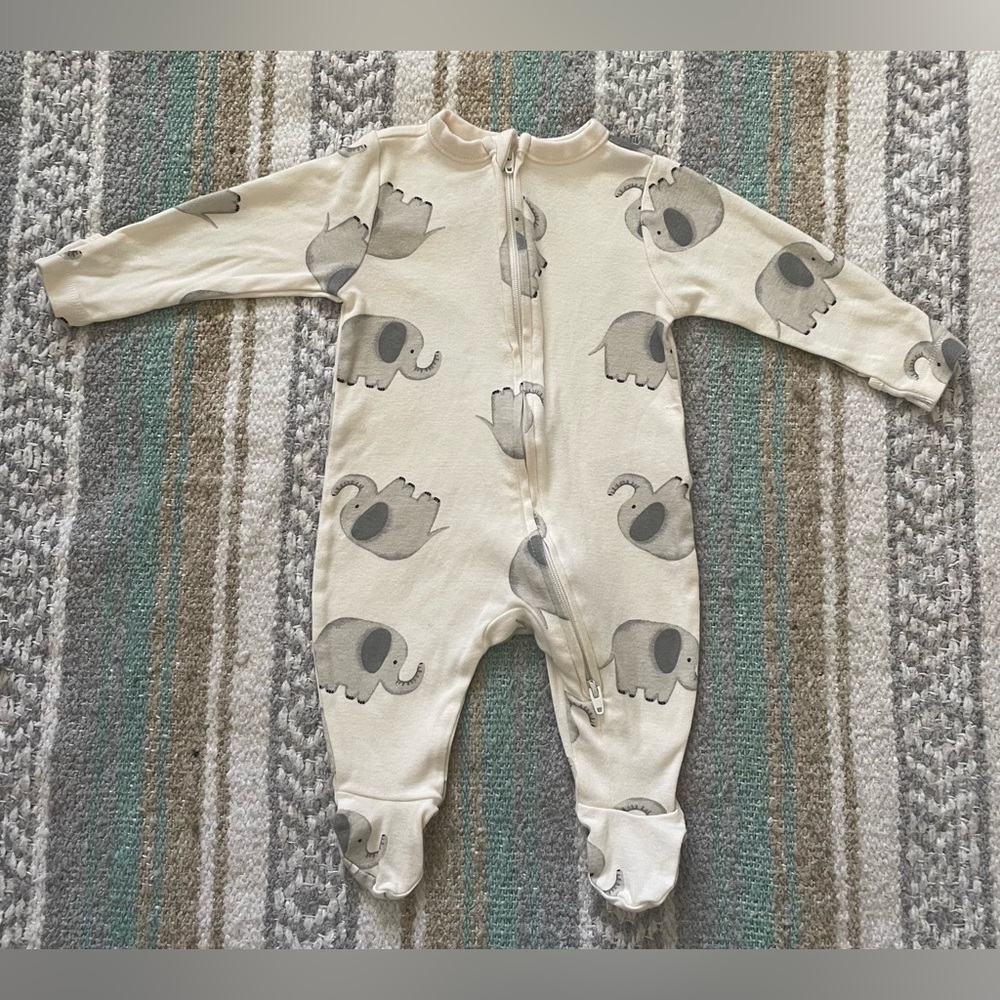 OLD NAVY sleeper. Size 0-3 months.